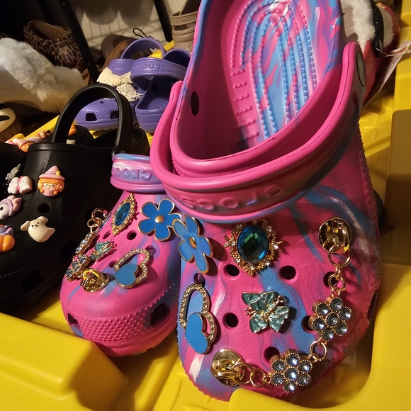 🌈 Swirls of Style! Custom Marbled Pink, Turquoise & White Crocs! - Picture 2 of 7